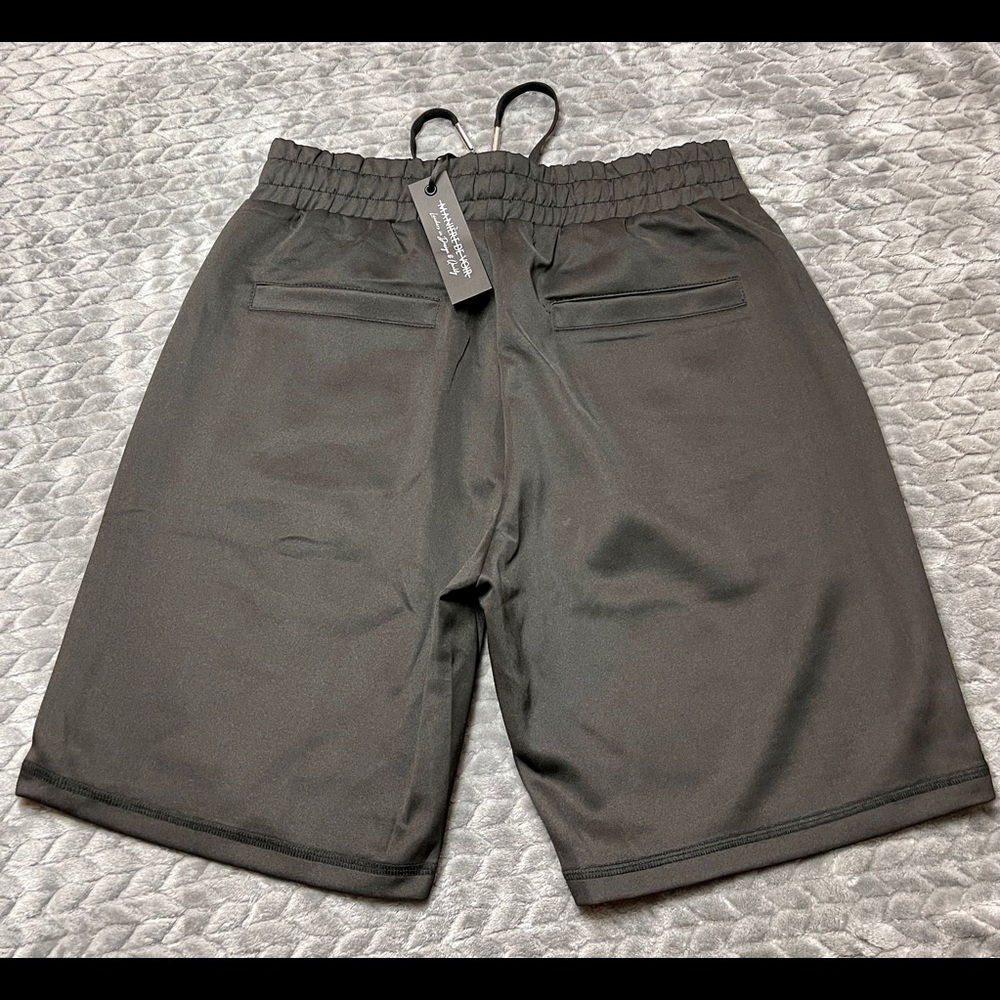 SPORTS SHORTS - Picture 3 of 7